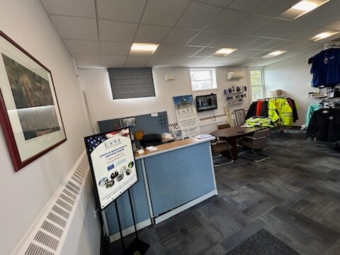 More Photos Of 210 S Franklin St, Holbrook Storefront Retail Office For Lease