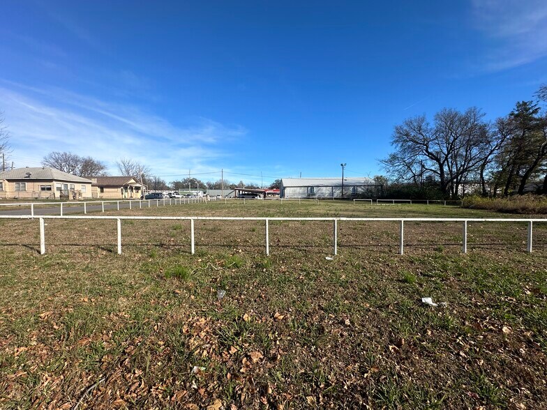 More Photos Of 806 E. 13th St, Okmulgee Land For Sale