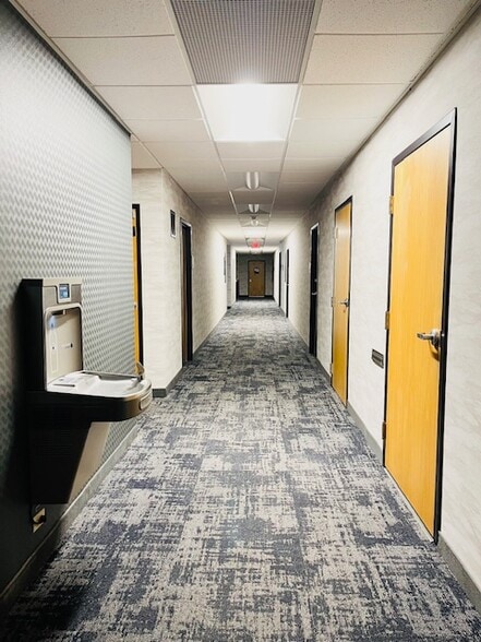 More Photos Of 12940 Harriet Ave S, Burnsville Medical For Lease