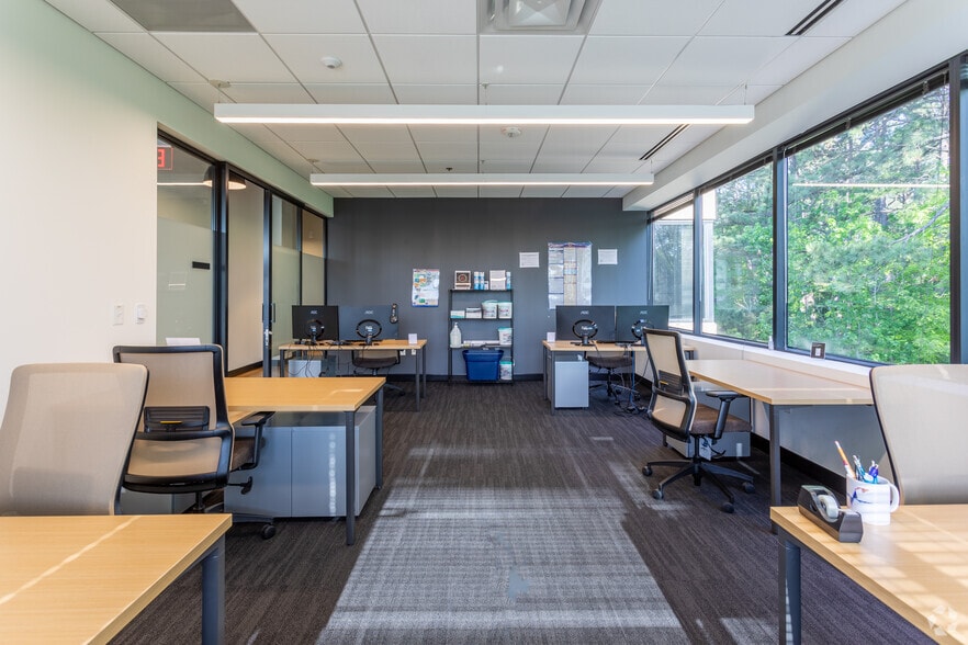 More Photos Of 600 Park Offices Dr, Durham Coworking Space