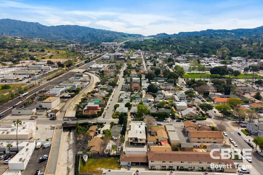 More Photos Of 22607 14th St, Newhall Apartments For Sale