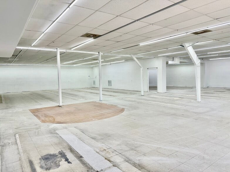 More Photos Of 1601 E Sample Rd, Pompano Beach Freestanding For Sale