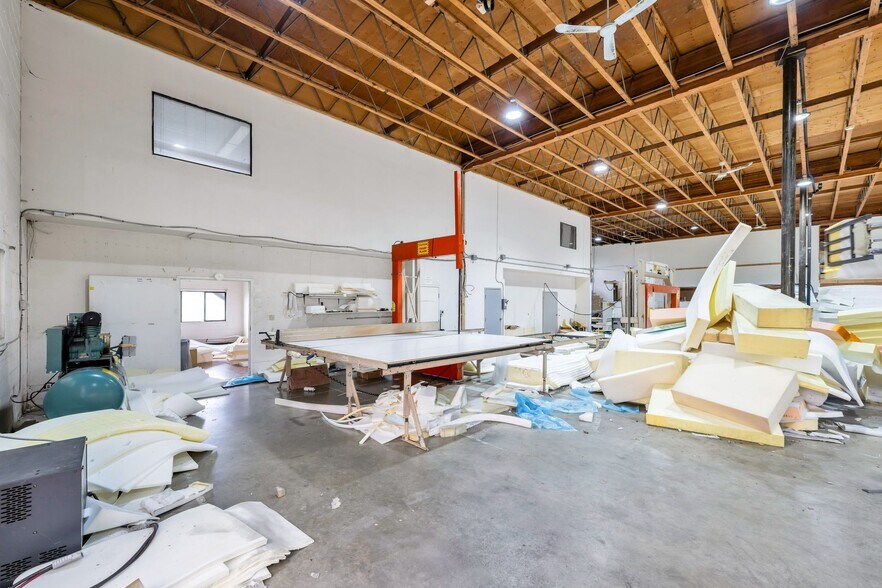 More Photos Of 6455 64 St, Delta Manufacturing For Sale