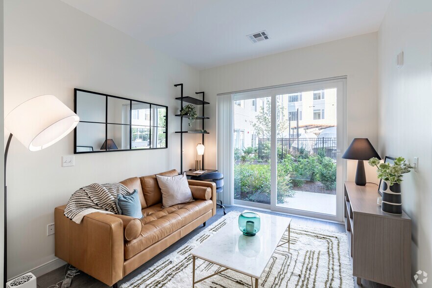 More Photos Of 85 Boston St, Everett Apartments For Lease
