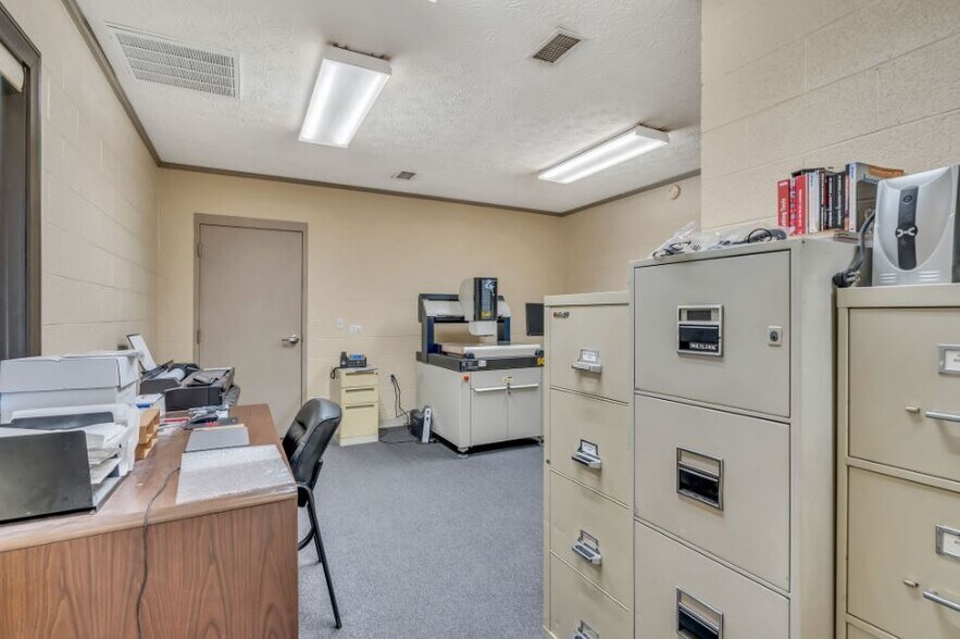 More Photos Of 106 Tennsco Dr, Dickson Warehouse For Sale