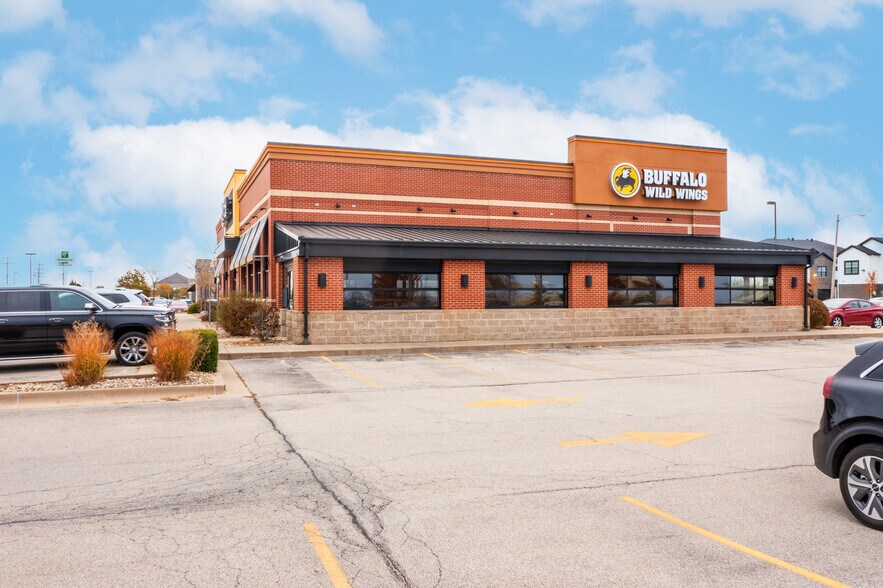 More Photos Of 3220 E Empire St, Bloomington Restaurant For Sale