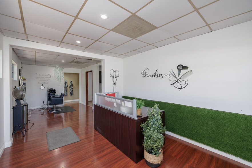 More Photos Of 8923 La Mesa Blvd, La Mesa Office For Sale