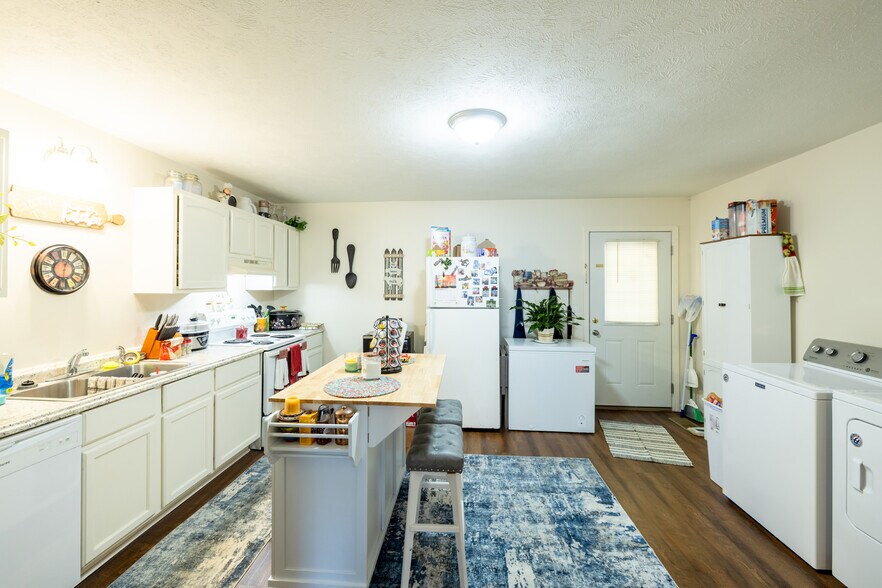 More Photos Of , Lexington Multifamily For Sale
