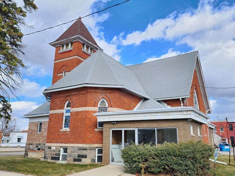 More Photos Of 230 N Woodworth St, Corunna Religious Facility For Lease