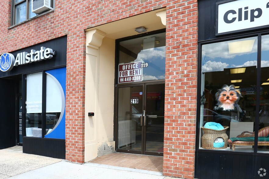 More Photos Of 211-225 Harrison Ave, Harrison Storefront Retail Office For Lease