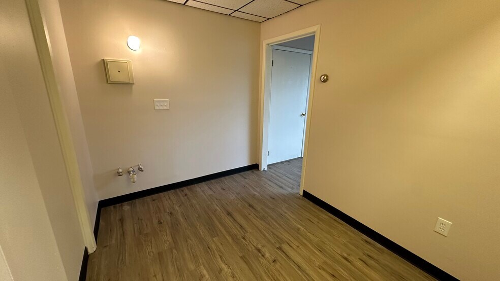 More Photos Of 3005 Brodhead Rd, Bethlehem Office For Sale