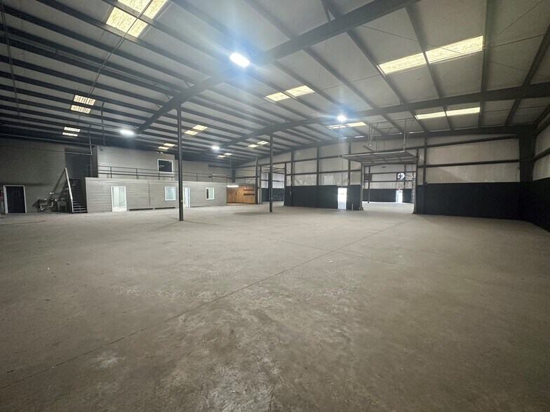 More Photos Of 2974 3rd St, Memphis Unknown For Lease