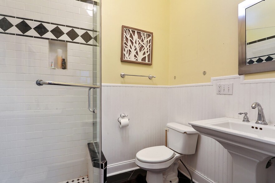 More Photos Of 1030 Burgundy St, New Orleans Apartments For Sale