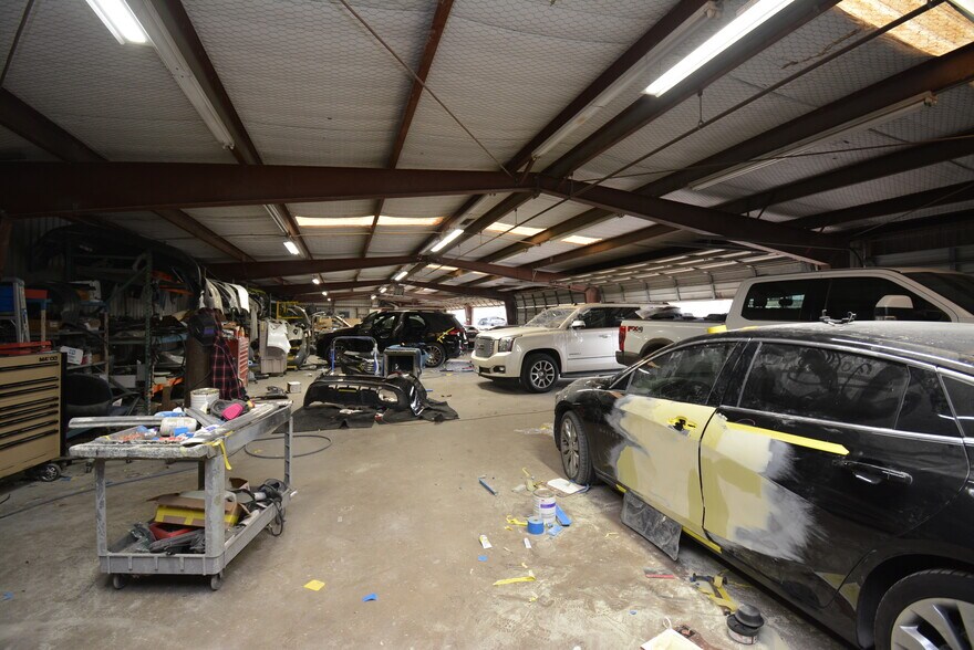 More Photos Of 5610-5613 Southwest Fwy, Houston Flex For Lease