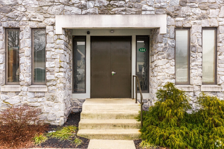 More Photos Of 124 John Robert Thomas Dr, Exton Loft Creative Space For Lease