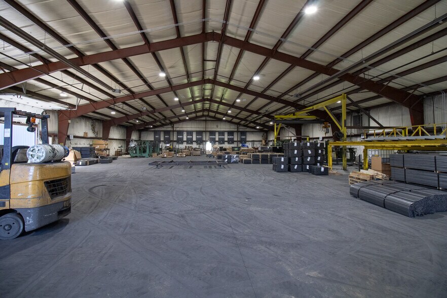 More Photos Of 1303 W Chestnut St, Union City Warehouse For Lease