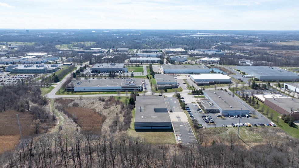 More Photos Of 4200 N Atlantic Blvd, Auburn Hills Manufacturing For Lease