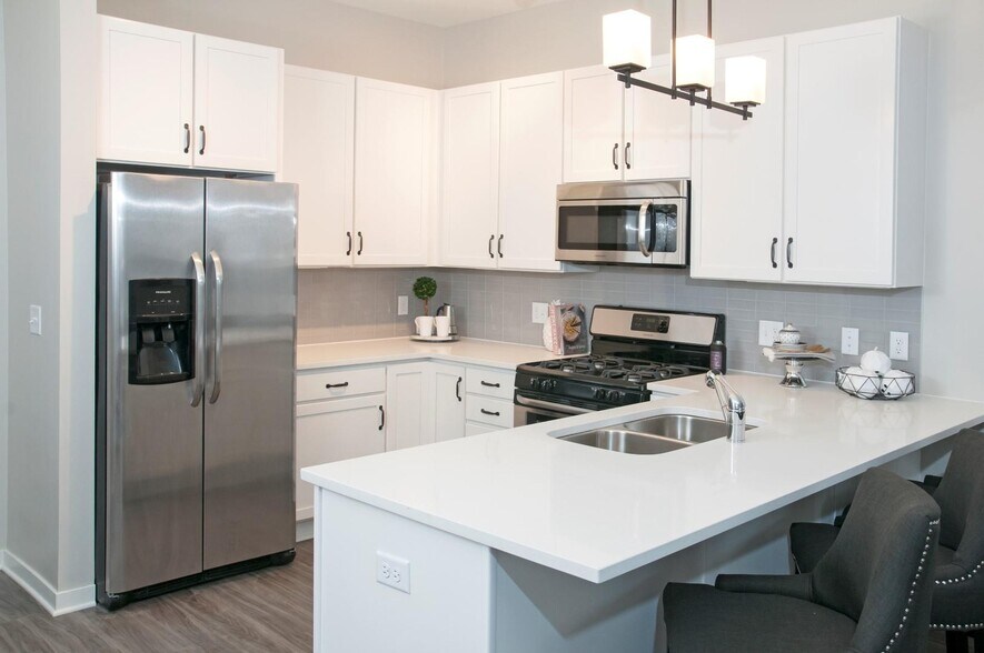 More Photos Of 1700 Plymouth Rd, Minnetonka Apartments For Lease