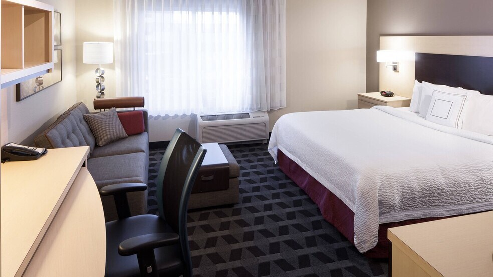 More Photos Of 12 Crossings Ct, Little Rock Hotel For Sale