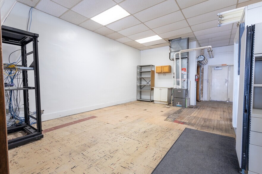 More Photos Of 2313 13th, Columbus General Retail For Sale