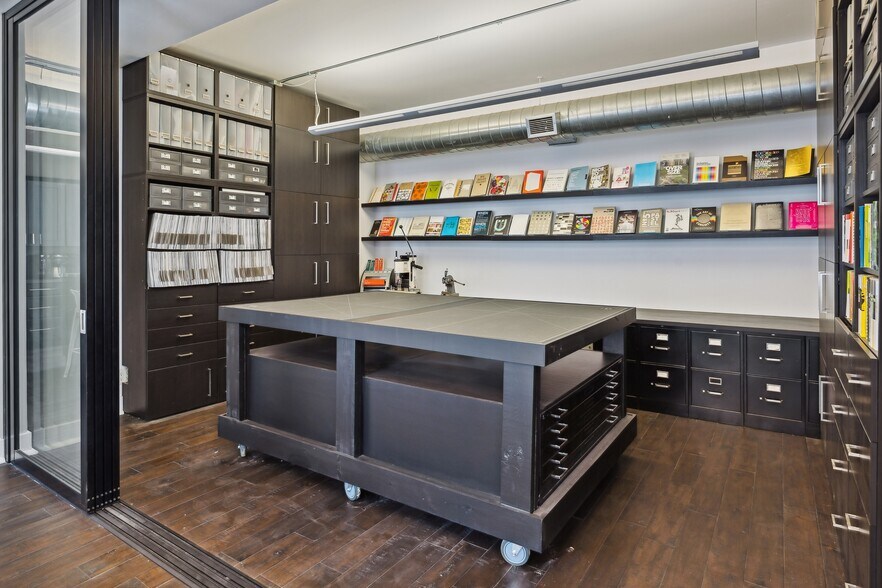 More Photos Of 33 W Jackson Blvd, Chicago Loft Creative Space For Lease