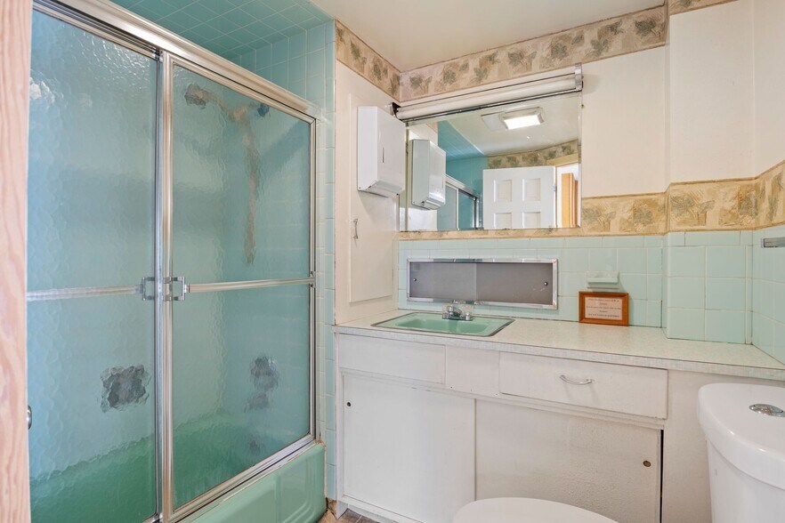 More Photos Of 10 Elm St, Gorham Office For Sale