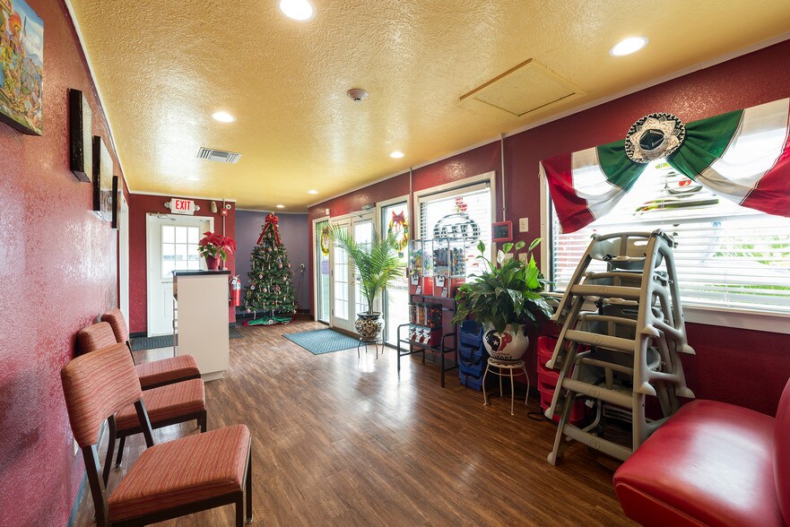 More Photos Of 17009 East Fwy, Channelview General Retail For Sale
