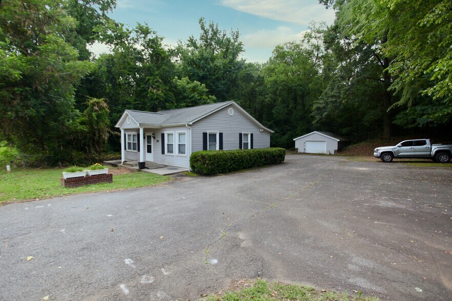 More Photos Of 381 McGill Ave NW, Concord Office For Sale