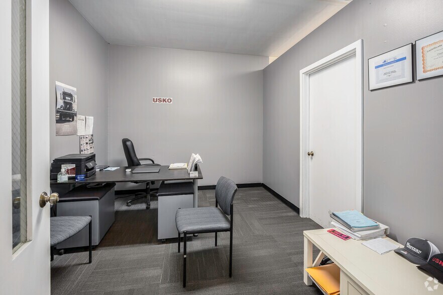 More Photos Of 900 F St, West Sacramento Truck Terminal For Sale