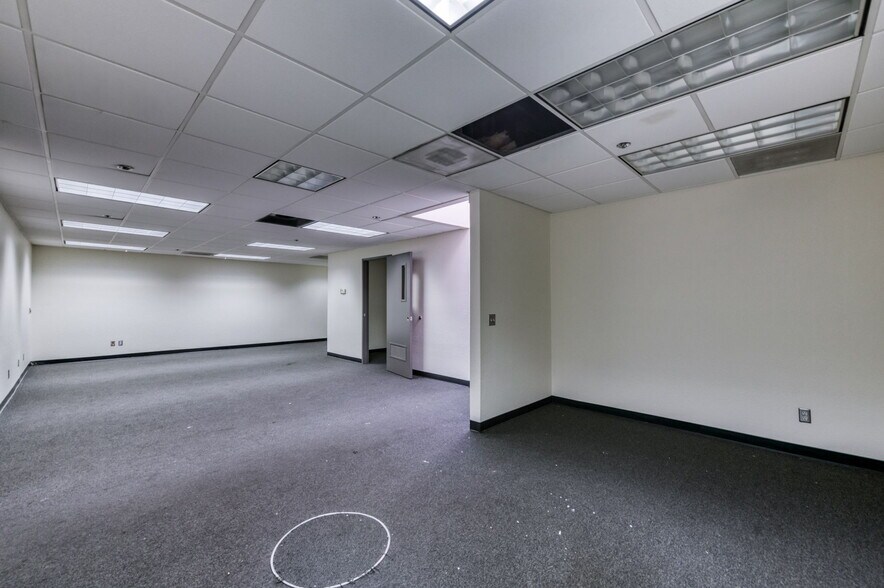 More Photos Of 5333 N Cornelia Ave, Fresno Warehouse For Sale