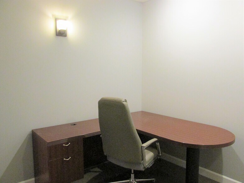 More Photos Of 245-285 Stonegate Rd, Algonquin Medical For Sale