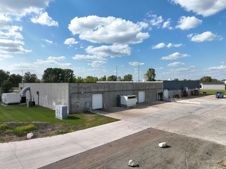 More Photos Of 15211 Laethem Dr, Armada Manufacturing For Sale