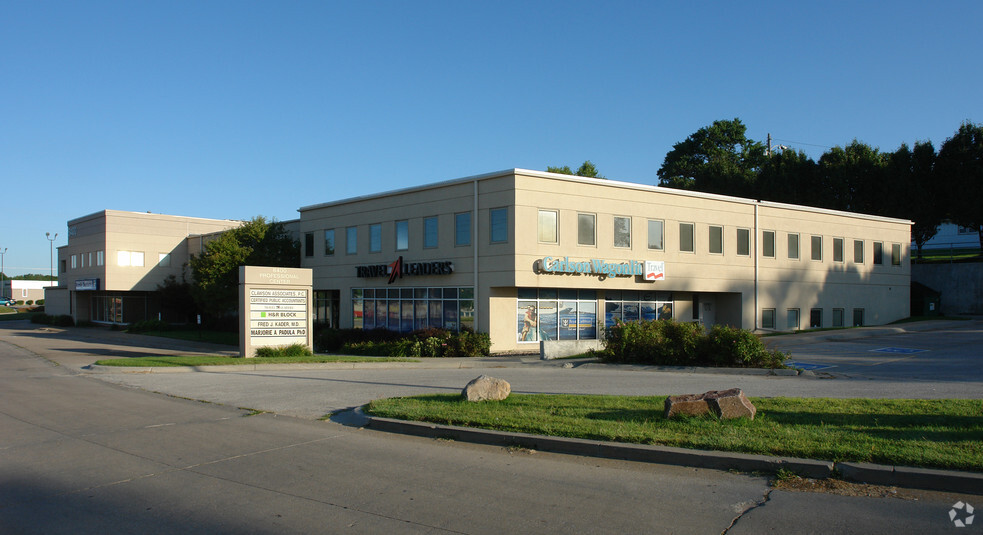 Primary Photo Of 8400-8424 W Center Rd, Omaha Medical For Lease