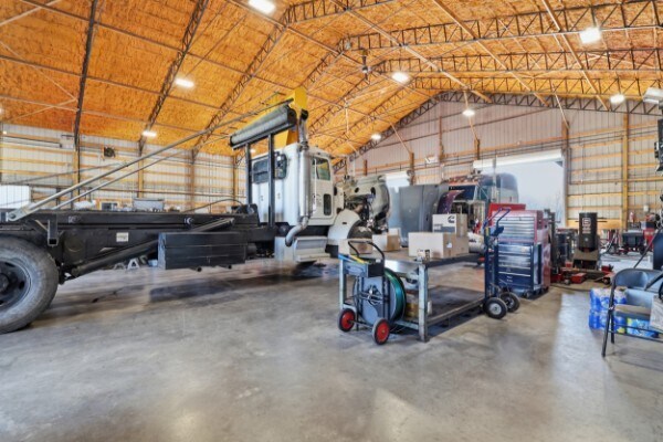 More Photos Of 1018 Abiff Rd, Bon Aqua Service For Sale