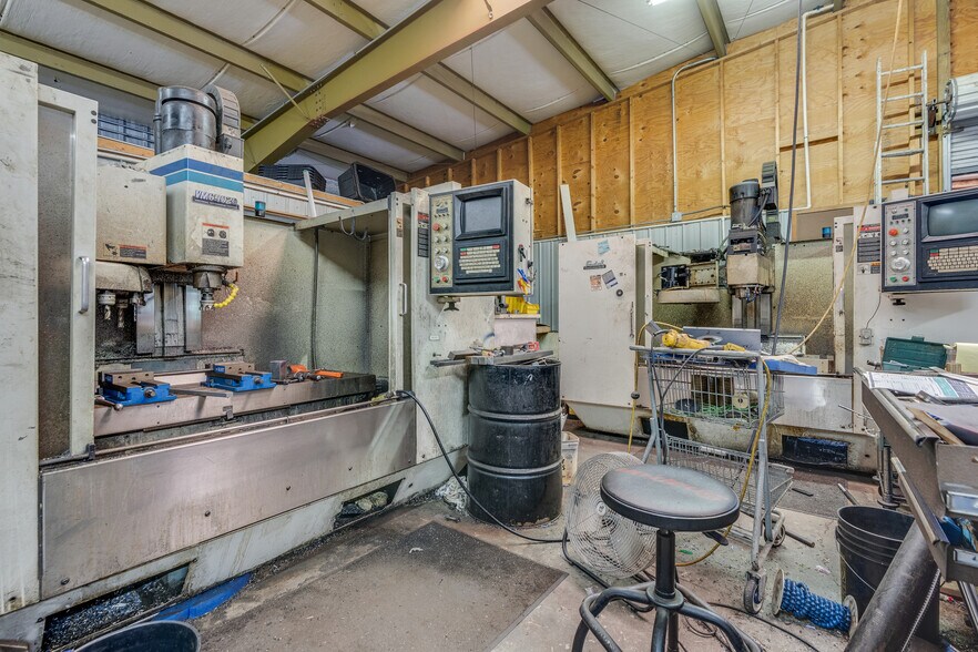 More Photos Of 5560 Highway 19 E, Hampton Manufacturing For Sale