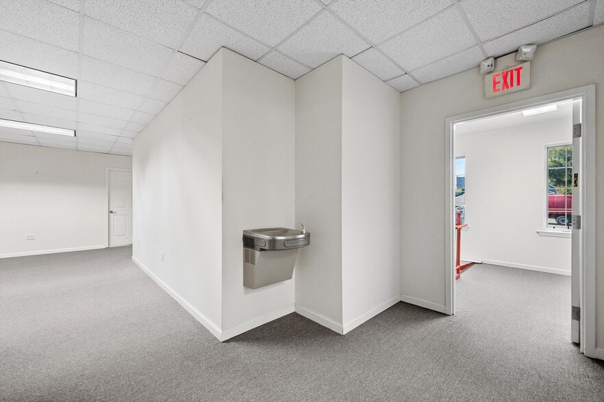 More Photos Of 225 E Pall Mall St, Winchester Flex For Sale