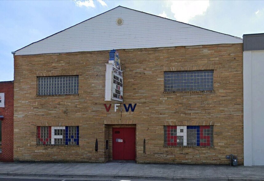 More Photos Of 1604 W State St, Bristol General Retail For Sale