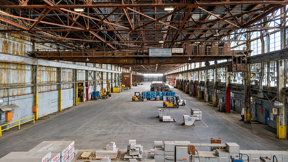 More Photos Of 1001 College St, Madison Manufacturing For Lease