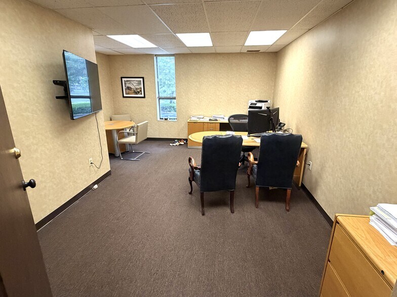 More Photos Of 100 Main St, Agawam Office For Sale
