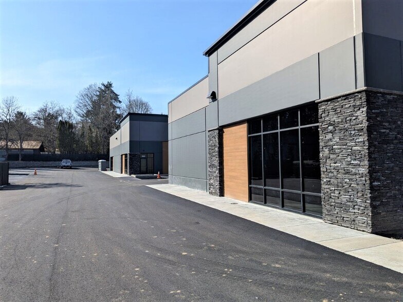 More Photos Of 6923 NW Friberg Strunk St, Camas Unknown For Lease