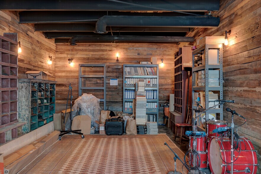 More Photos Of 114-116 17th Ave S, Nashville Office For Sale