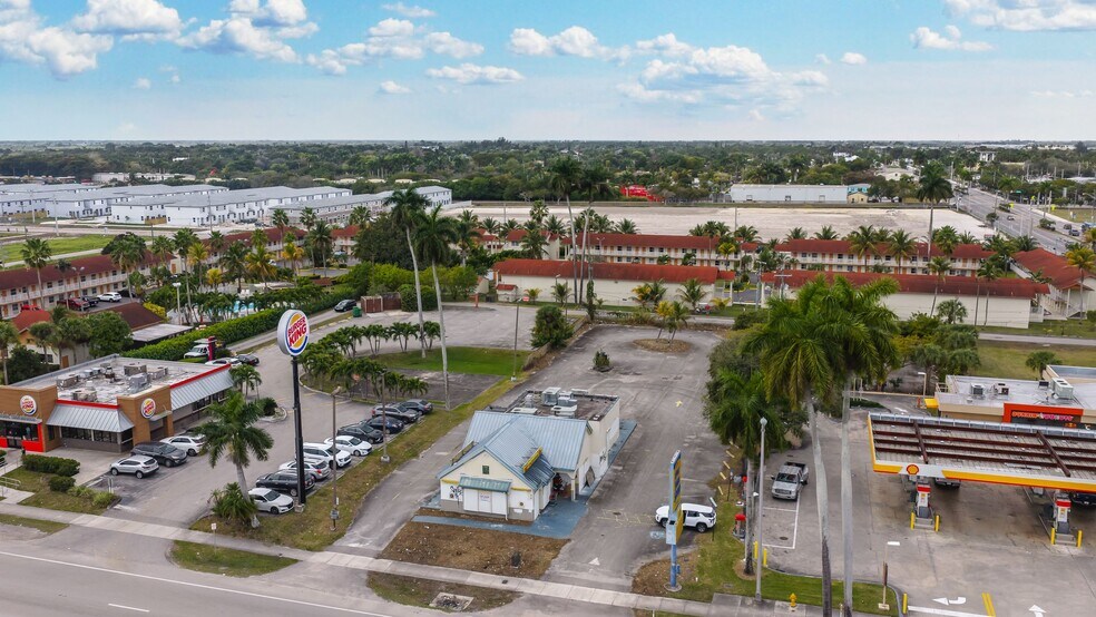 Primary Photo Of 20 SE 1st Ave, Florida City Fast Food For Sale