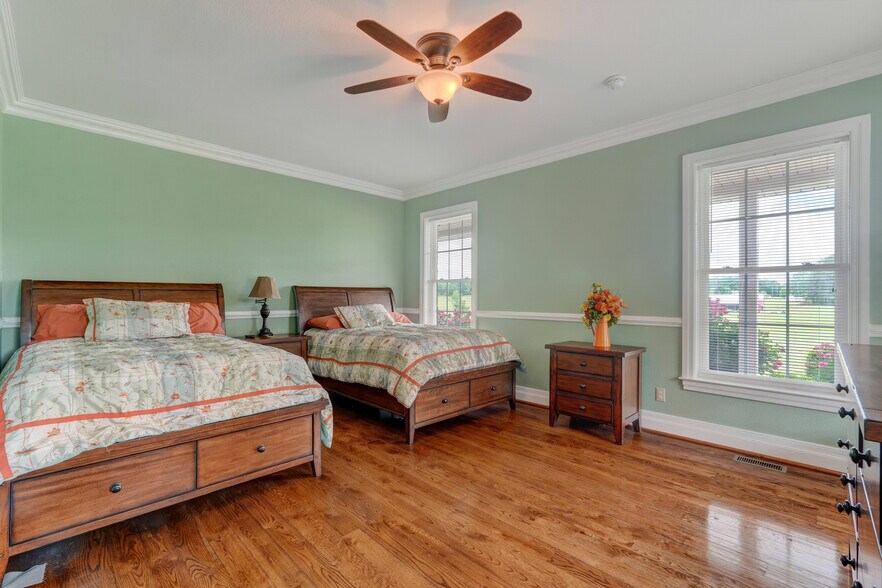 More Photos Of 178 Slaydon Rd, Eden Specialty For Sale