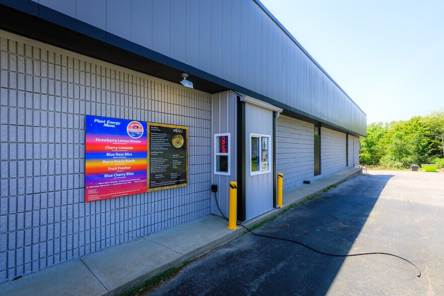 More Photos Of 401 N Main St, Gravois Mills Office For Lease