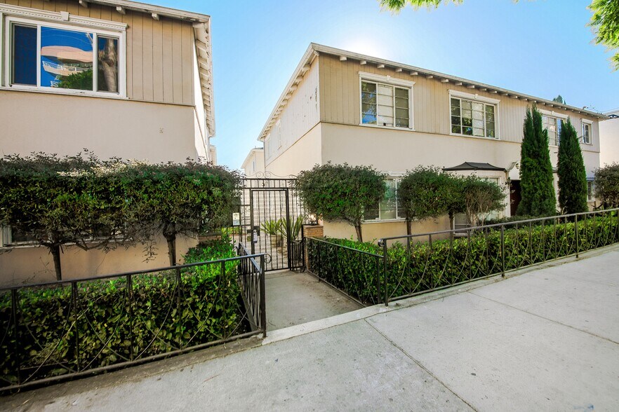 More Photos Of 8730-8736 Holloway Dr, West Hollywood Apartments For Sale