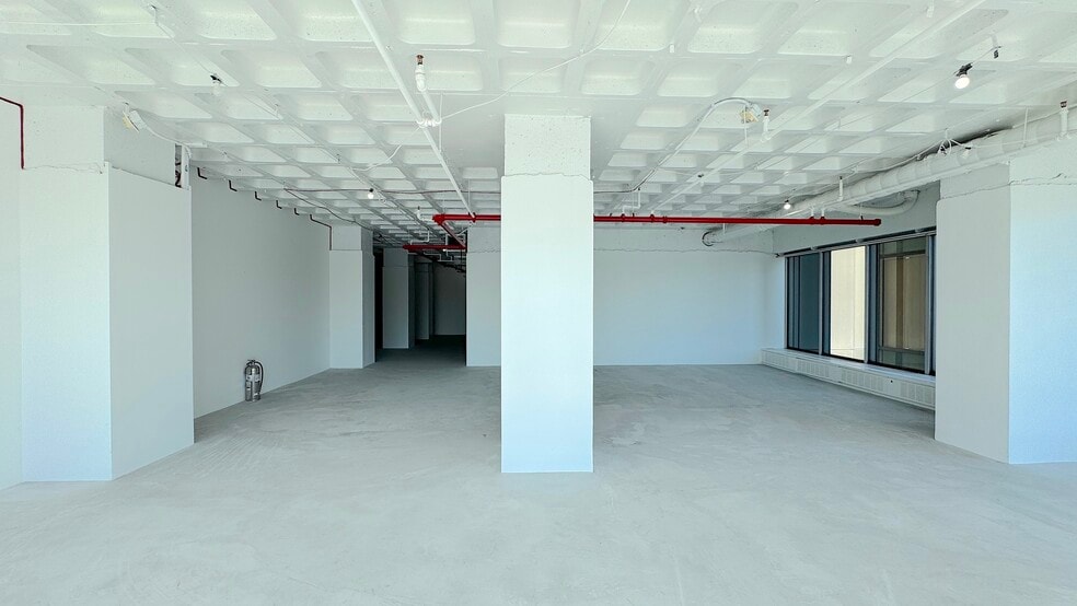 More Photos Of 866 United Nations Plz, New York Office For Lease