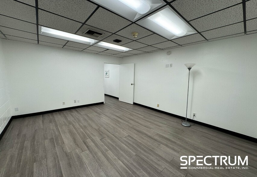 More Photos Of 7735-7751 Densmore Ave, Van Nuys Warehouse For Lease