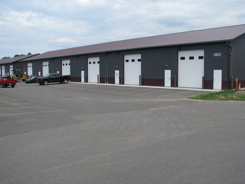 More Photos Of 3862 Norrie Dr, New Franken Showroom For Lease
