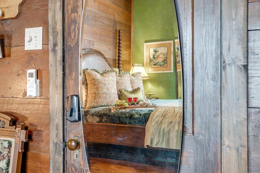 More Photos Of 1092 W Tarleton St, Stephenville Hospitality For Sale