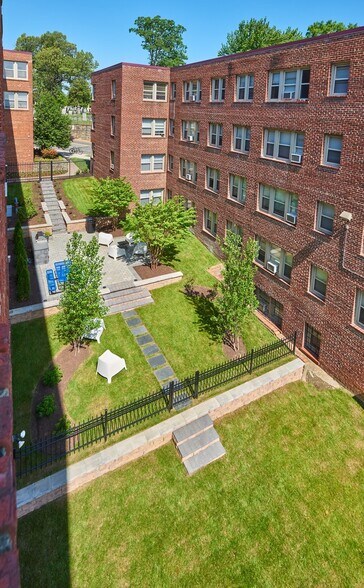 More Photos Of 2315-2321 Lincoln Rd NE, Washington Apartments For Sale